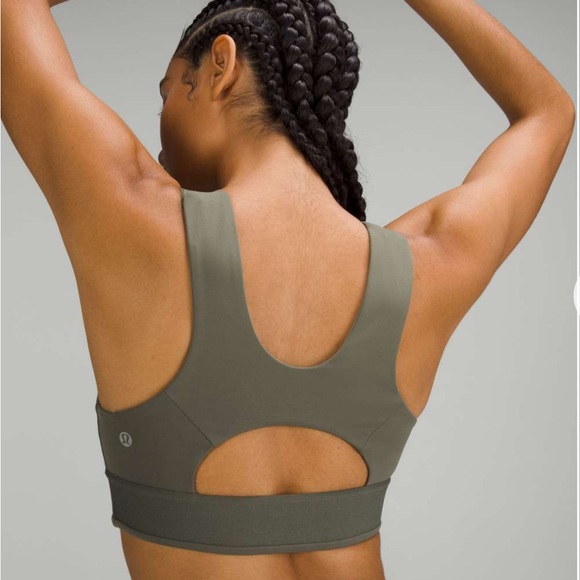 Everlux High-Neck Back-Keyhole Train Bra - Picture 4 of 11